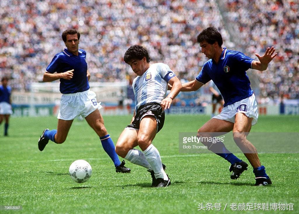 马拉多纳夺冠时的球鞋,球王马拉多纳球鞋