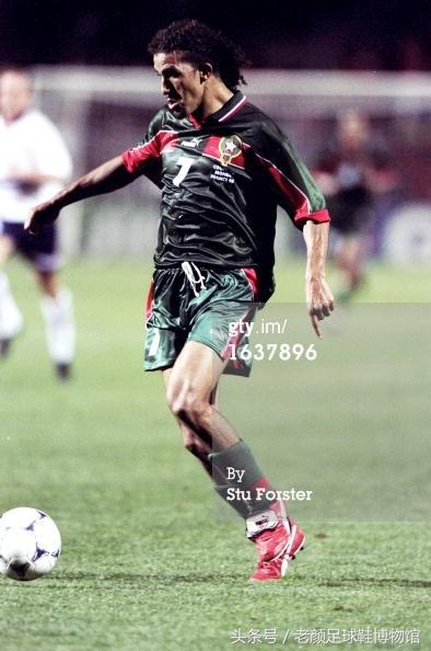 马拉多纳夺冠时的球鞋,球王马拉多纳球鞋