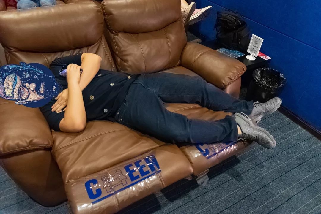 2000+部电影、游戏任意撸!这家影院堪称反套路约会NO.1圣地!