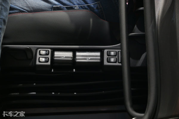 搭载v6发动机275匹马力的越野车,750匹马力的斯堪尼亚