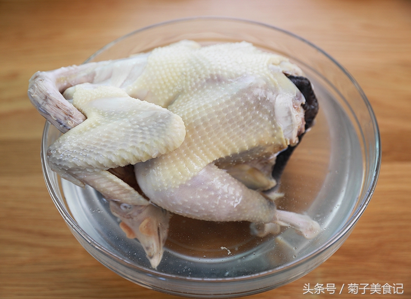 鲜人参汤补气血做法,鲜人参炖鸡汤的正确做法和功效