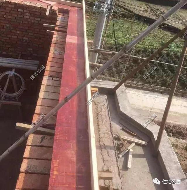 农村自建房三层小别墅真实视频,2022年河南自建房包工280一平贵吗