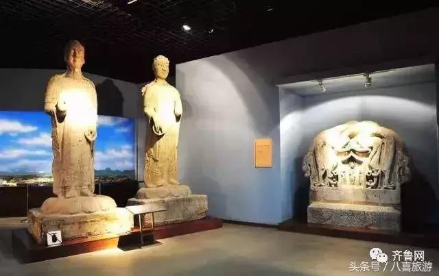 老外游崂山,坐青岛11号线去崂山