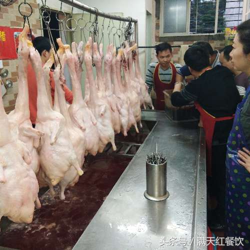 脆皮烧鸭做法如何做到干香脆皮、烤香味浓浓？分享几个技术细节