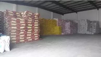 肥料结块用什么敲快,肥料结块属于质量问题吗