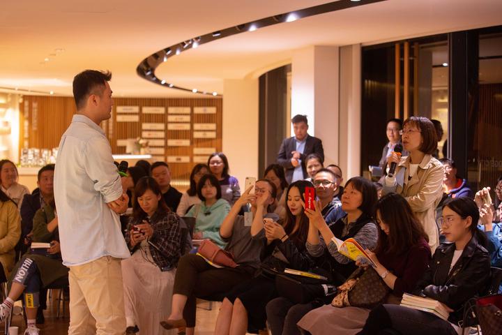 “二混子”陈磊：我不是作家，也不是漫画家，我只是知识传播者