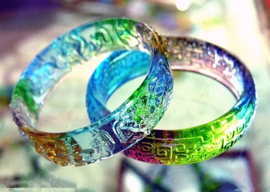 景泰蓝施华洛世奇,施华洛世奇黄金和玛瑙哪个好