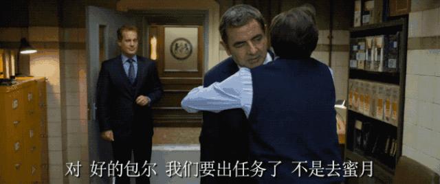 他用法棍暴打面包店服务生，全世界竟然都在笑！