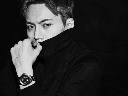 蔡徐坤与关晓彤什么关系,蔡徐坤和关晓彤