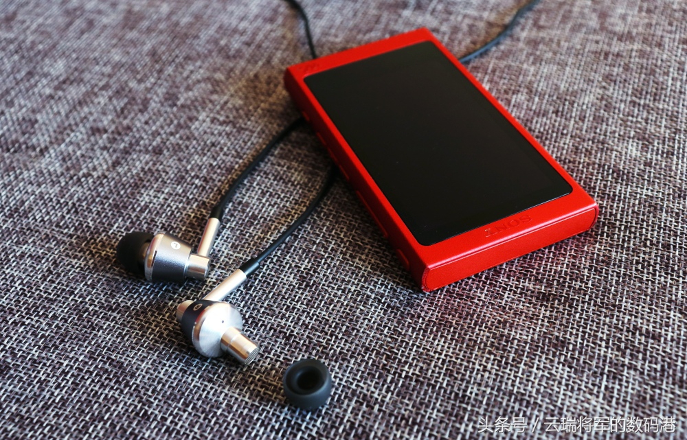 1more颈挂式蓝牙耳机推荐,红点奖获奖耳机