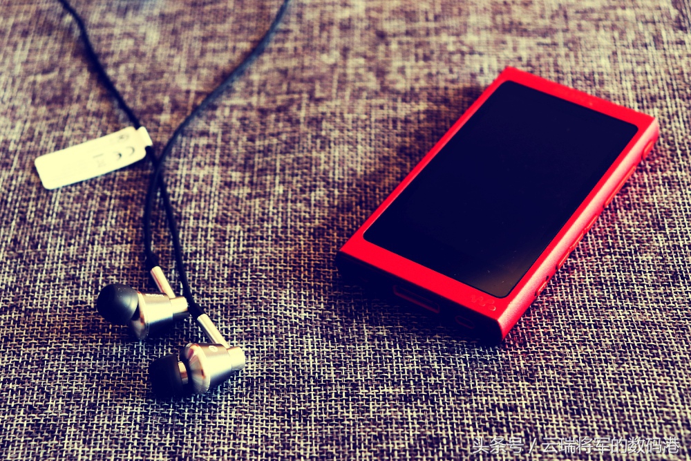 1more颈挂式蓝牙耳机推荐,红点奖获奖耳机