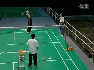 羽毛球高远球发力靠不靠手腕发力,羽毛球后场高远球训练视频