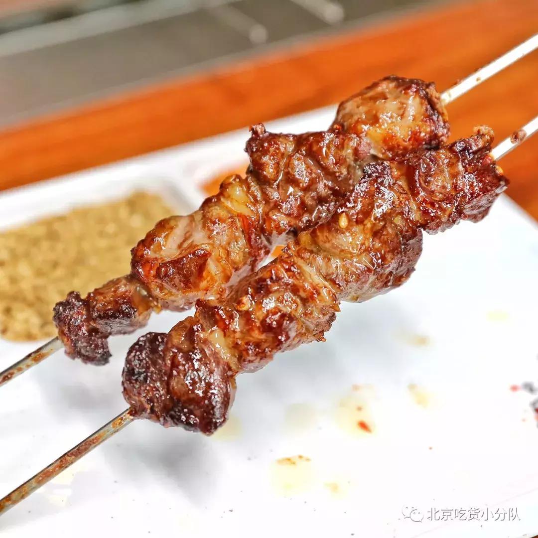 东北铁锅炖大缸烤串,东北大缸烤串视频