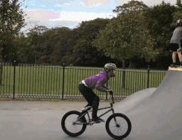 哈哈哈怎么用动作表现出来,哈哈哈教学出处