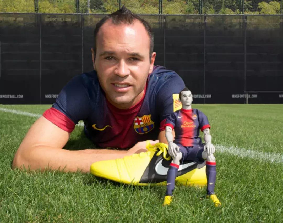 足球鞋是耐克好还是阿迪好,足球鞋阿迪达斯好还是耐克好