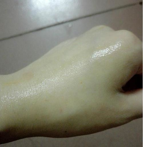 佰草集的大白泥面膜里面带的泡沫,佰草集大白泥面膜典萃版与瓷意版