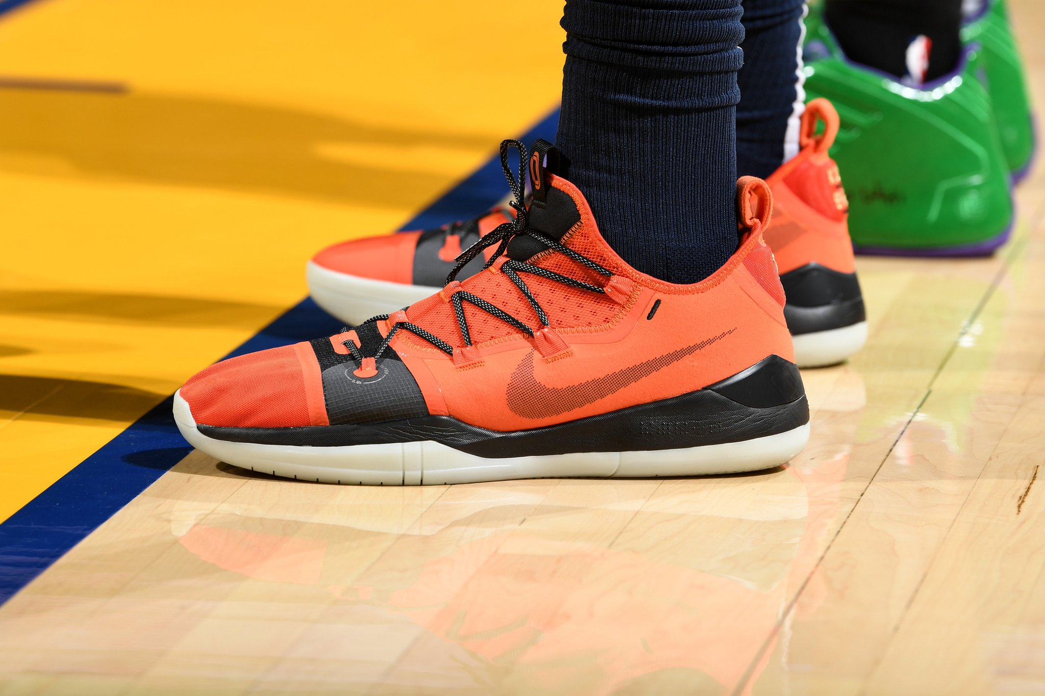 NBA今日球鞋精选：库里唐斯上脚万圣节特别款罗斯50分战靴诞生