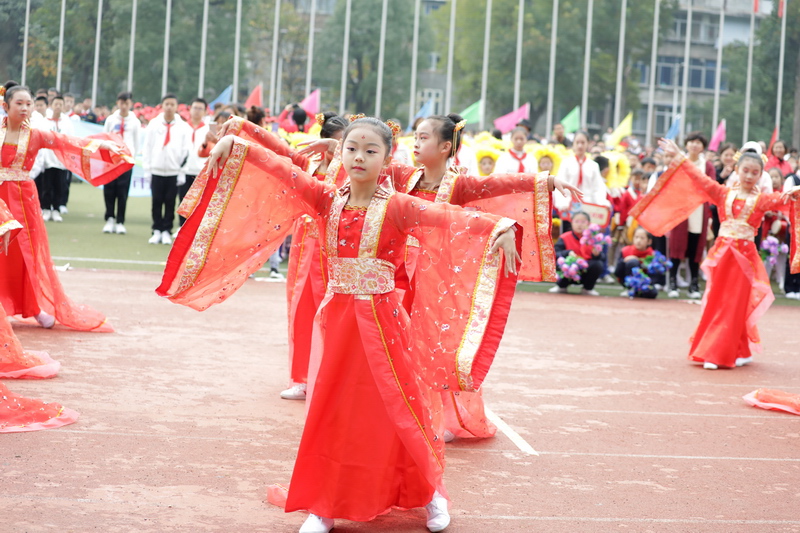 恩施市实验小学足球比赛,建始县实验小学2023运动会