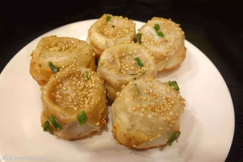 世茂广场新开,世茂广场b1楼