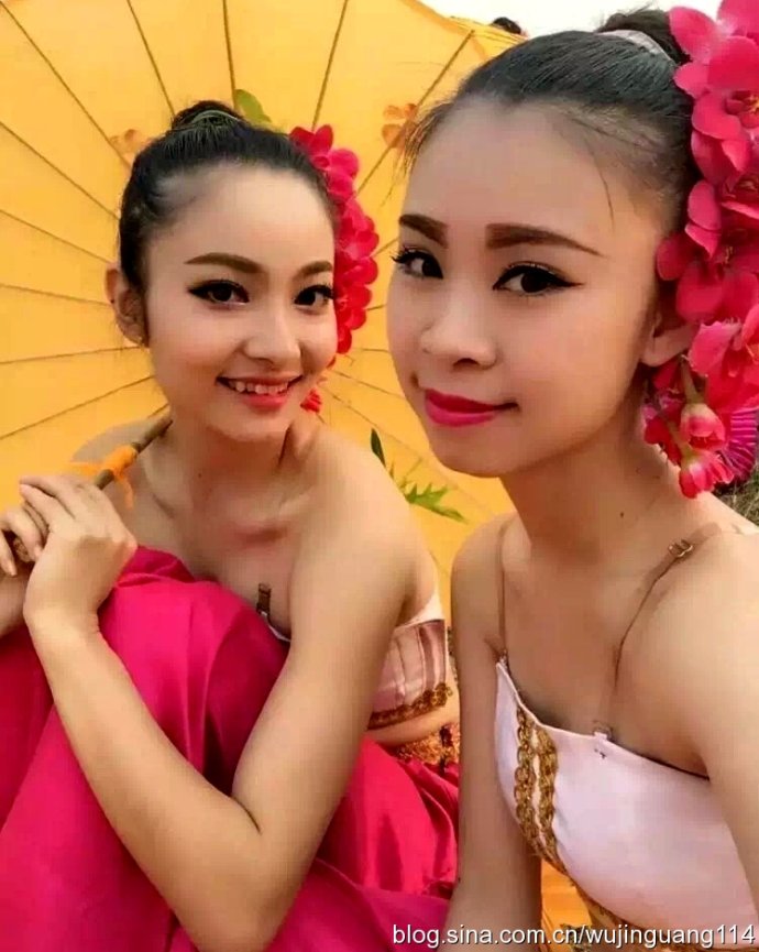 美女云南西双版纳傣族泼水节歌舞,2010西双版纳傣族万人泼水节