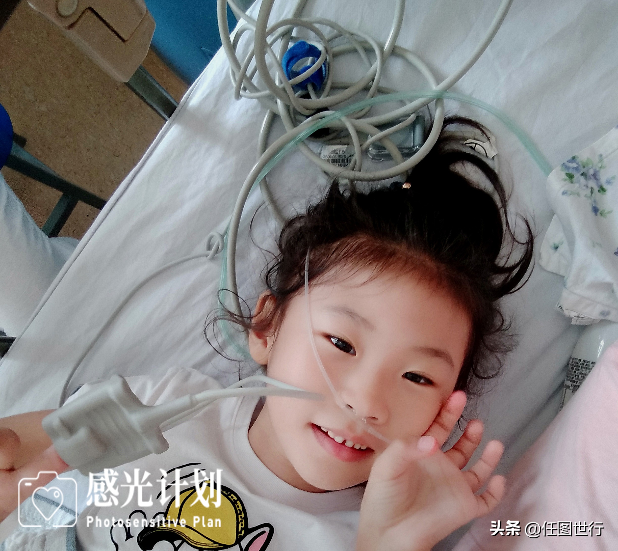 试管婴儿早产患脑炎花60万，爸爸嫌治疗费太贵离婚妈妈地铁口乞讨