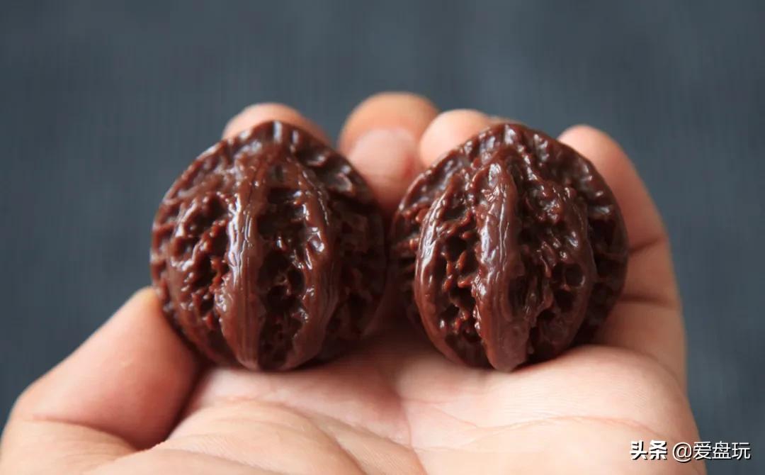 它是核桃圈的“虐手扛把子”，敢上手盘的，都是铁汉子