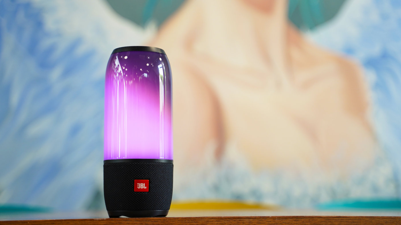 jbl和bose小水壶蓝牙音响评测,jbl和bose蓝牙音箱哪款最值得买