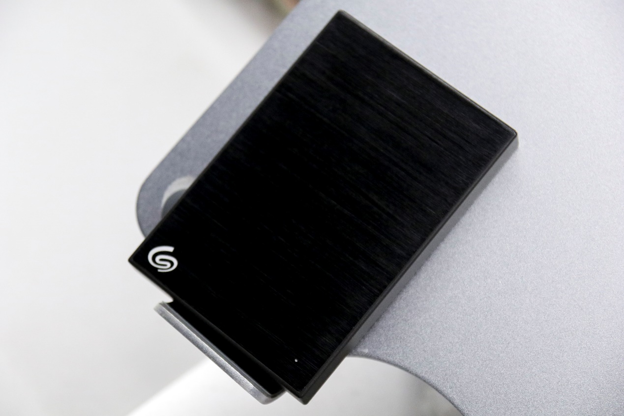 希捷性价比高的移动硬盘,希捷新睿品移动硬盘