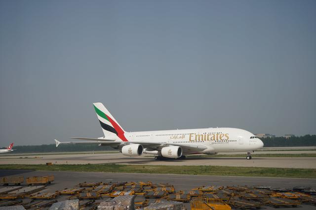 一杯敬故乡一杯敬远方下一句,一杯敬故乡一杯敬远方的歌名