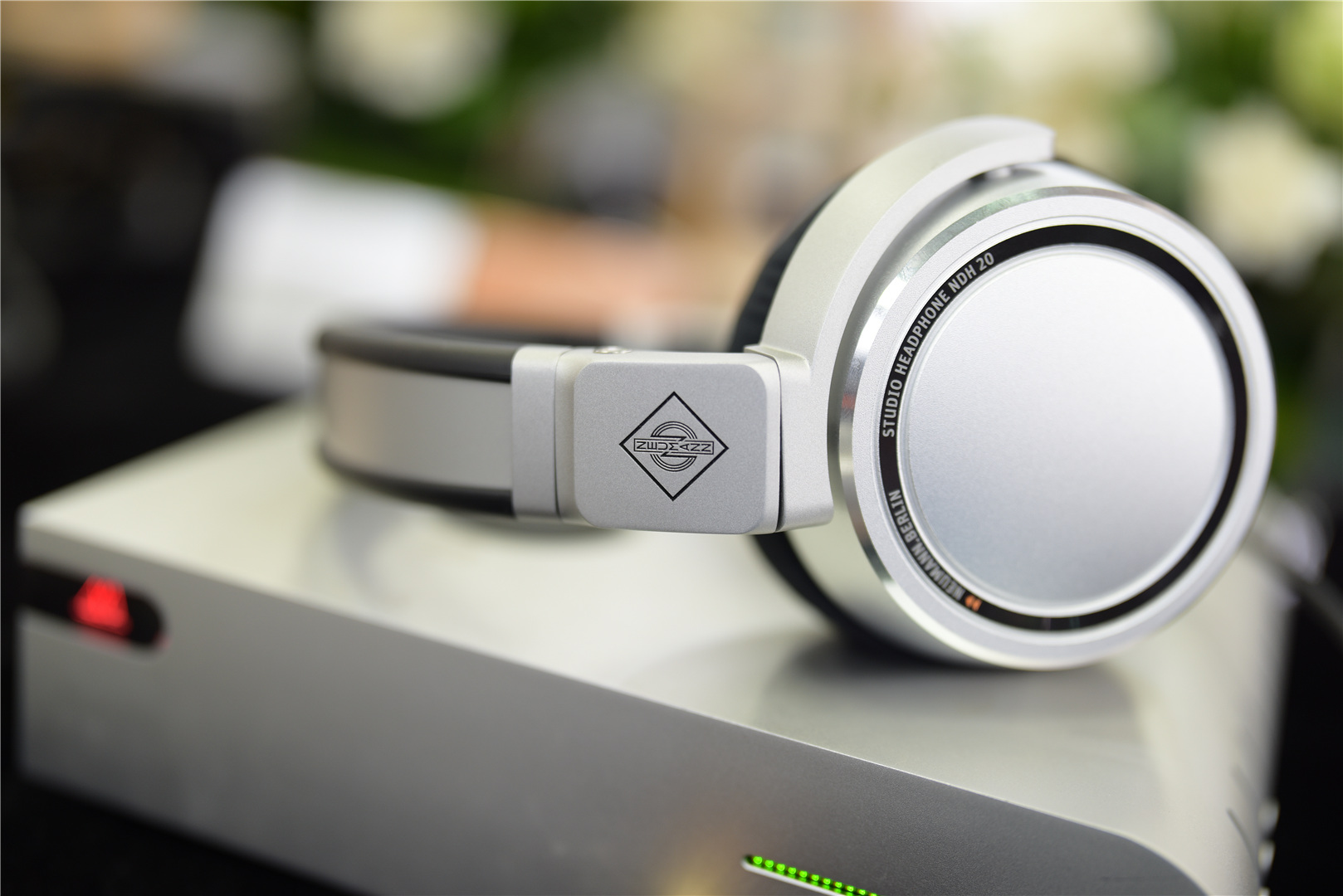 一机实现HiFi、监听和便携性，说说天域联达NeumannNDH20试听会