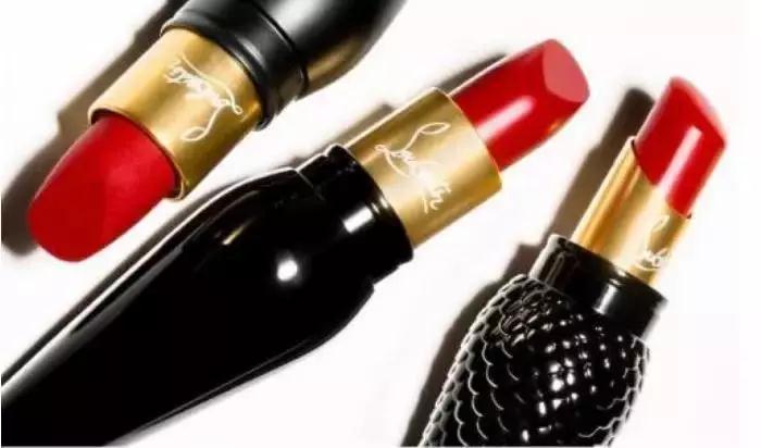 留学生海关安检被拒，CL的萝卜丁口红竟成凶器！