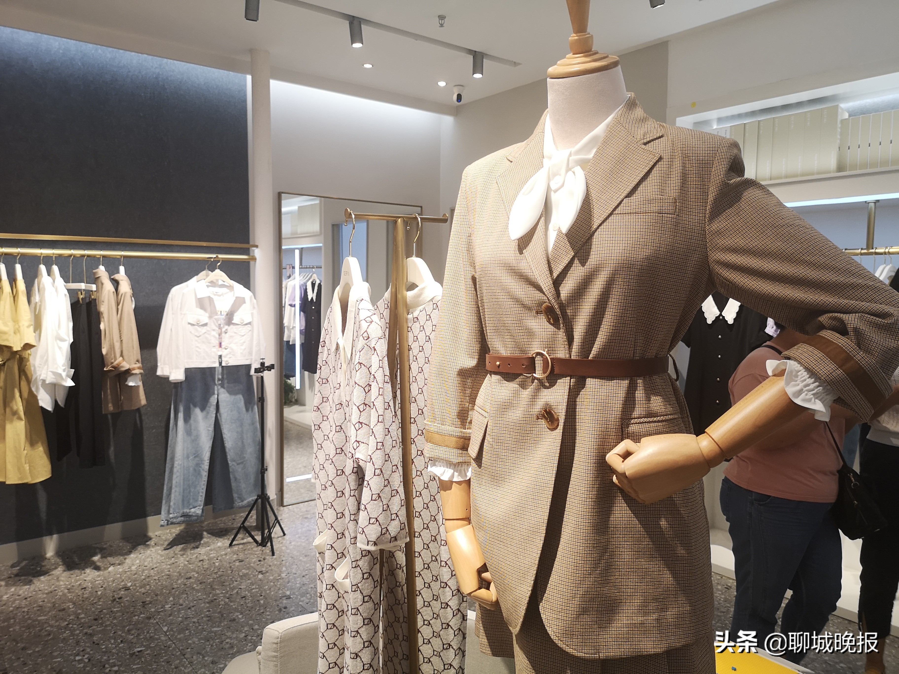 聊城市百大金鼎购物中心,聊城百大金鼎