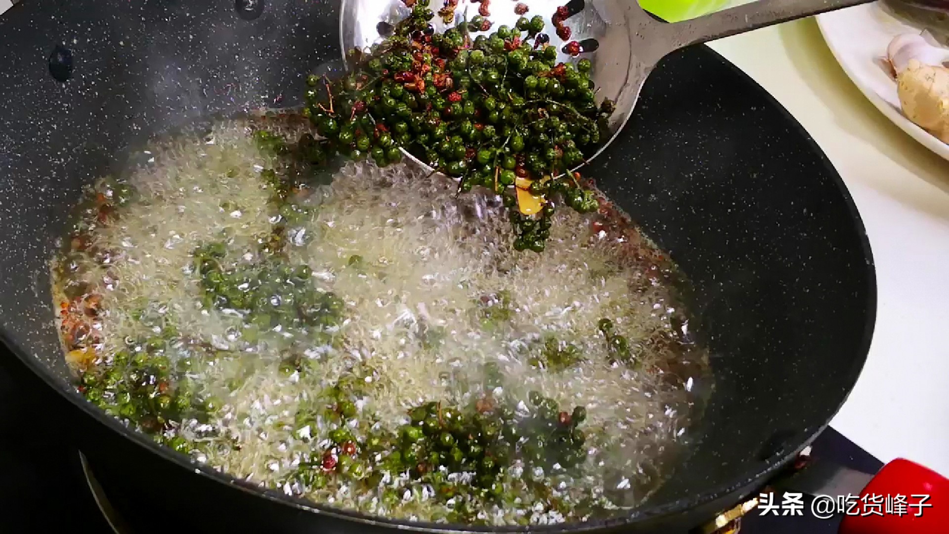 新鲜花椒炸花椒油,花椒籽炸花椒油的正确做法