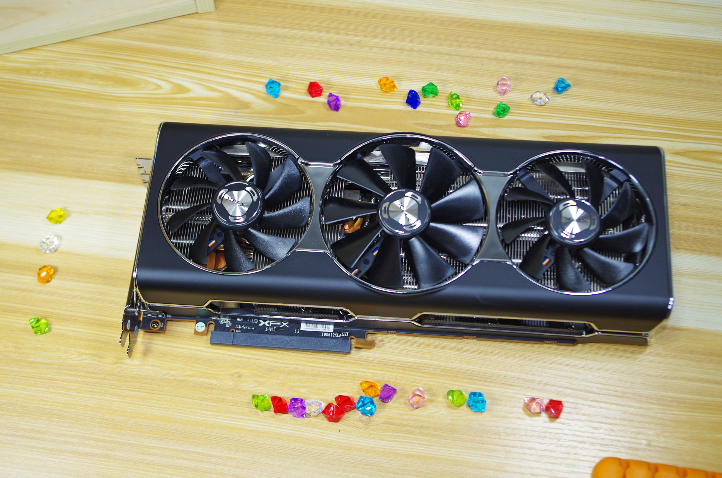 pcie插固态会占用显卡的通道么,pcie延长线对显卡性能测试