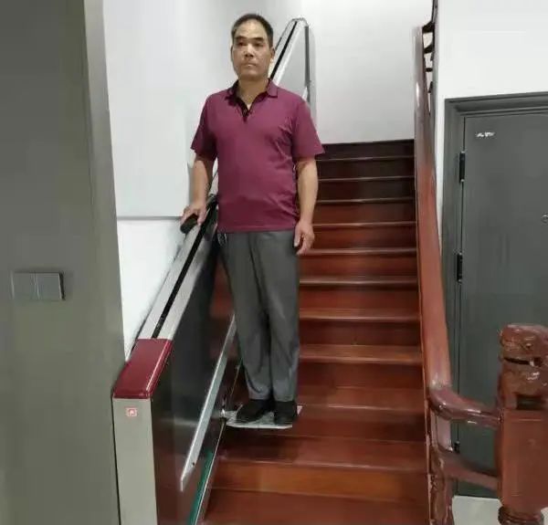 “我在这个世界过得很好”！小伙为失孤老人造神器，跑300城安装