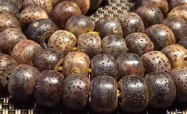 星月菩提如何盘玩成白的,星月菩提奶油黄怎么盘