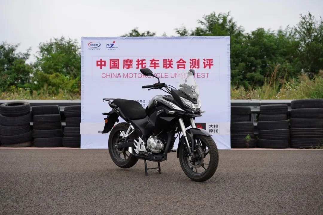 本田新大洲cbf190x摩旅,新大洲本田cbf190r对比豪爵nk150