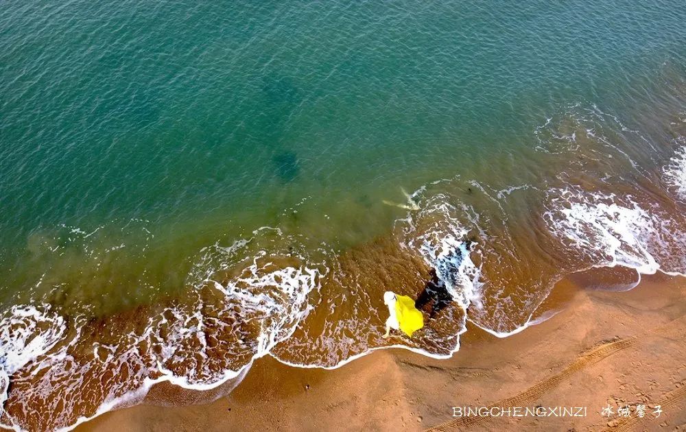 踏海听浪游泳的相关歌曲,听海的声音海浪拍打沙滩