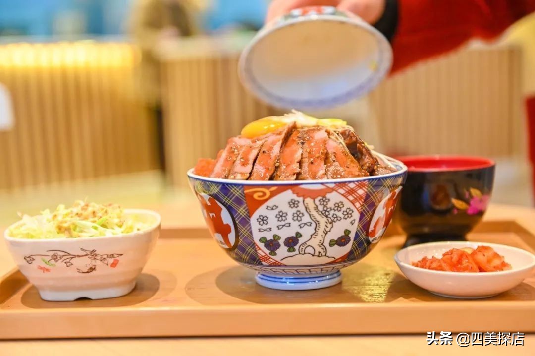 中心广场美食推荐下午茶 (一日三餐美食广场)