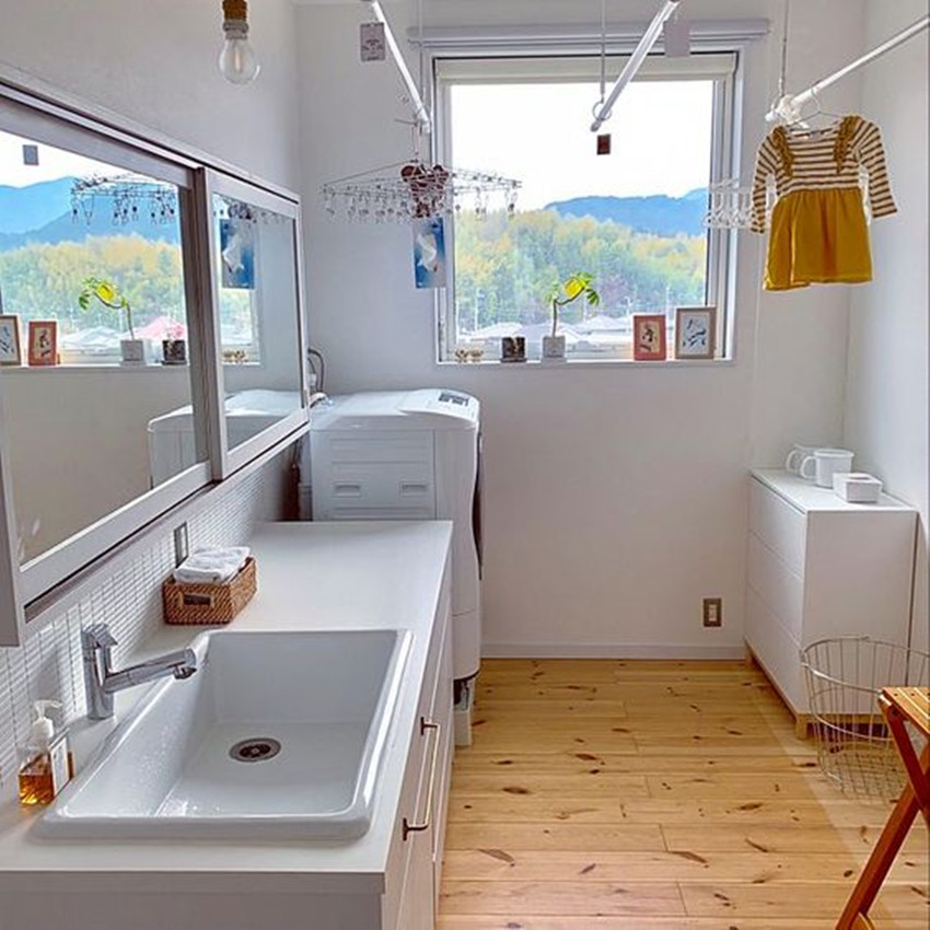 日本家庭阳台晾衣服,日本家庭的洗衣房收纳