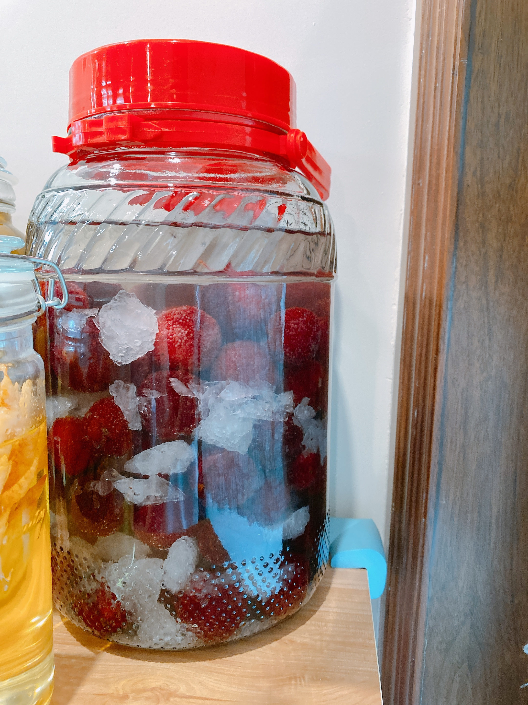 泡的杨梅酒怎样才能保存时间长,味道好喝杨梅酒的正确泡法步骤