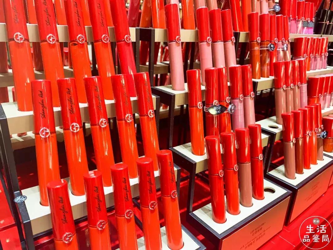 连王嘉尔、郑恺等大牌明星疯狂Pick的阿玛尼快闪店空降魔都