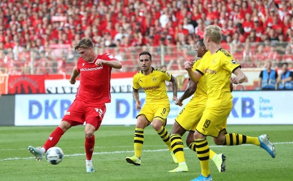 切尔西4比3曼联一分钟绝平,一夜之间五大豪门爆冷