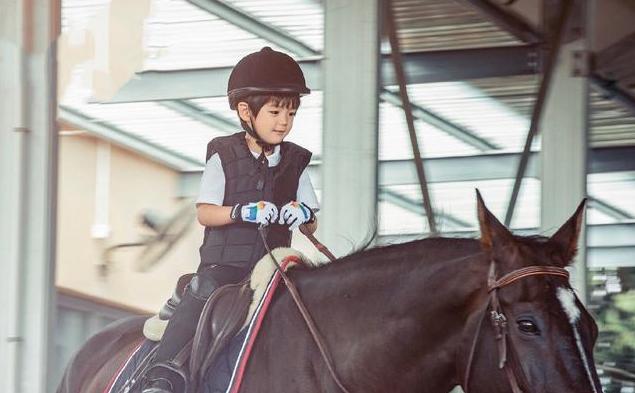 买鞋前验脚,陈天雨童星