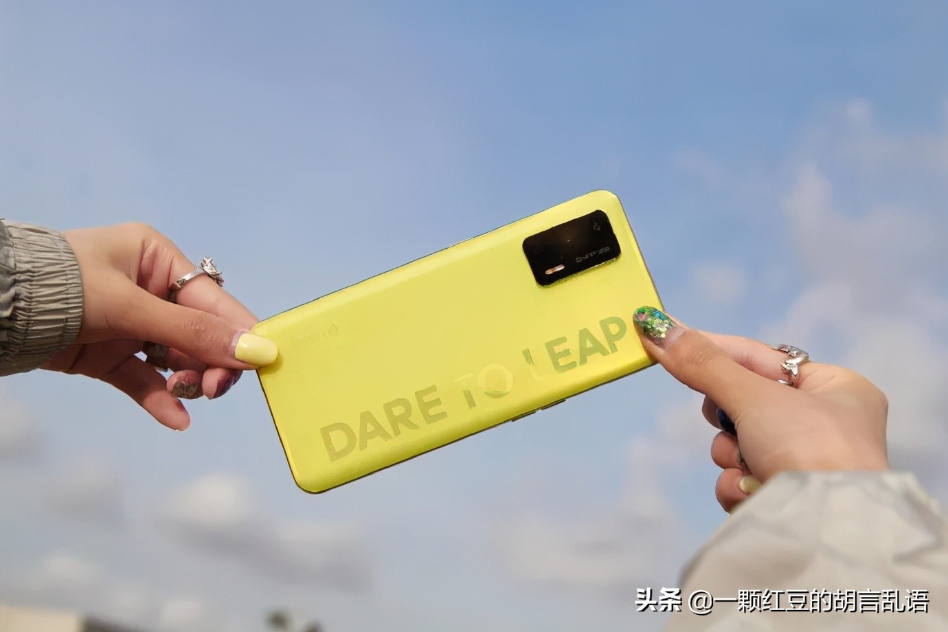 这款最贵只卖一千多块的手机，凭什么成为杨幂的“心头好”？