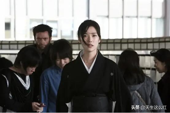 *化丑**中国人的西式审美流行一百多年了，是时候结束了