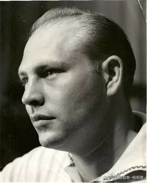 55年前老烟民发明*子烟电**夭折,没想到55年后火遍了全世界!