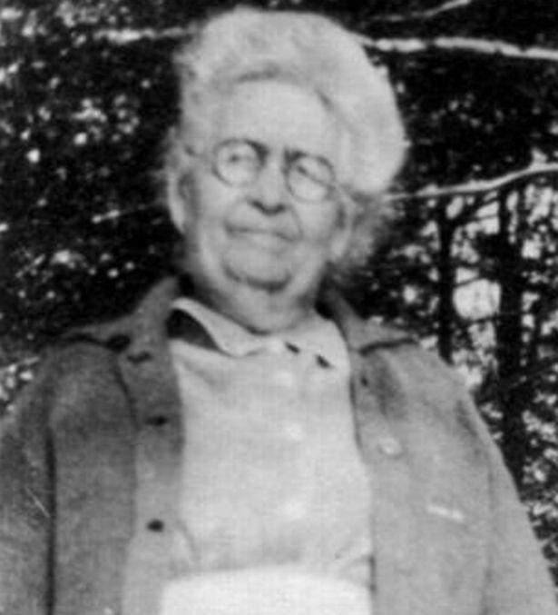 梅根一共有几次婚姻,梅根英国王室集体照