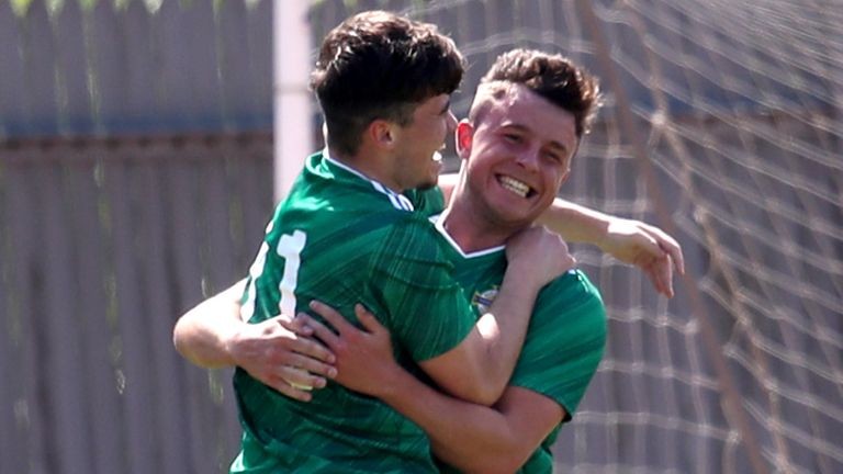 戴尔泰勒:北爱尔兰前锋卡尔弗兰普顿和大卫希利的灵感