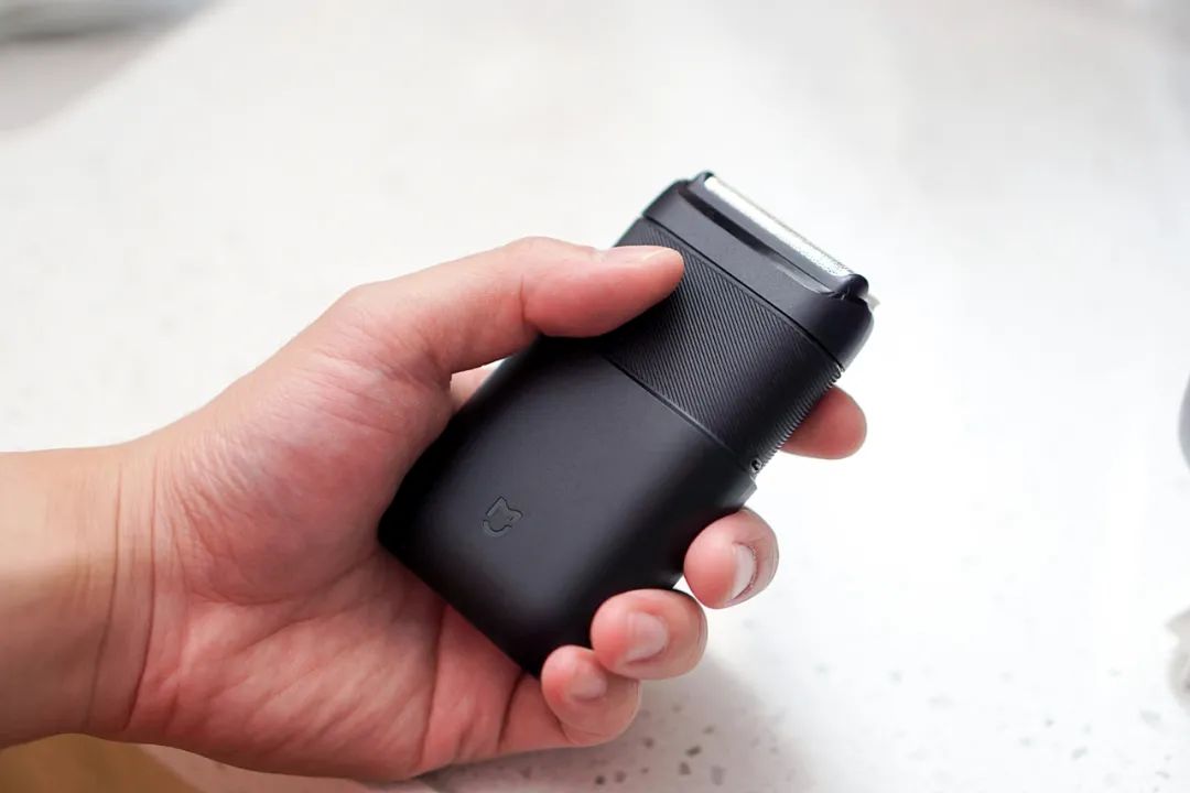 博朗迷你剃须刀和博朗3010,米家博朗剃须刀对比须眉剃须刀